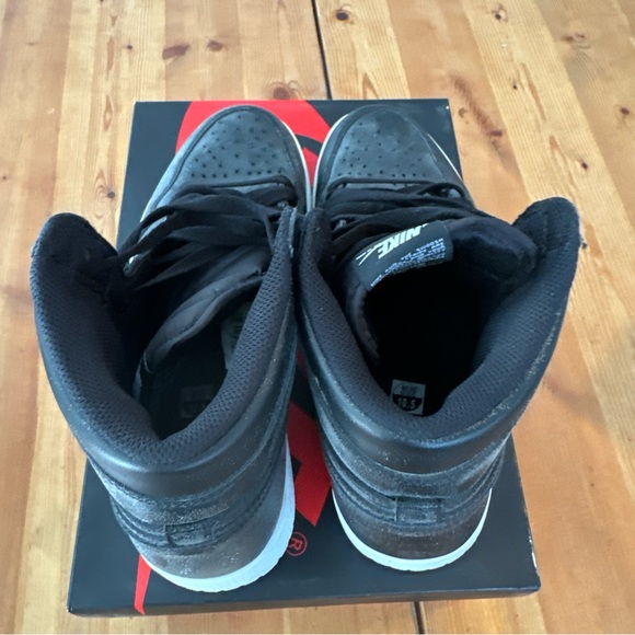 Size 10.5 - Air Jordan 1 Retro OG High Cyber Monday - Picture 8 of 15
